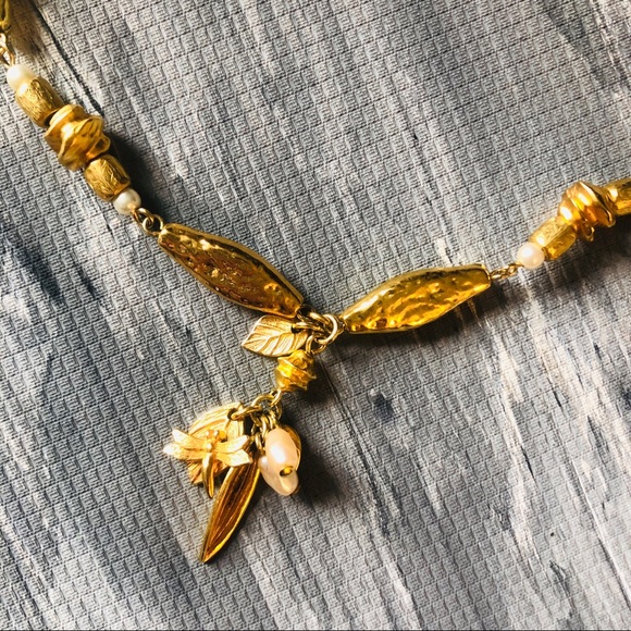 Gold Rose and Pearl Bead Necklace - Picture 3 of 6